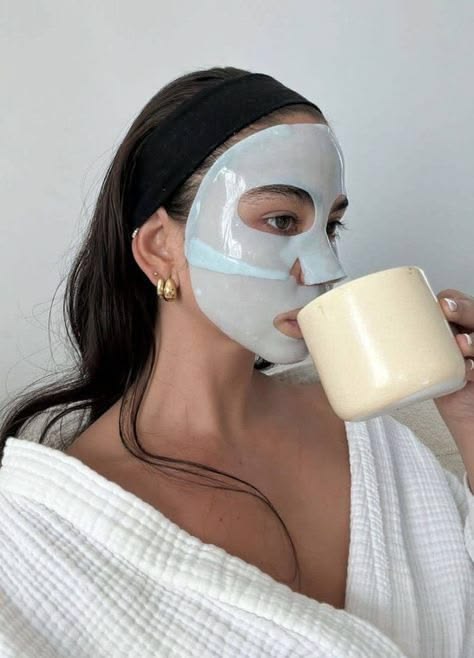 Karma ciltler için uygun fiyatlı cilt bakım rutini İxora 4 parçalık set.